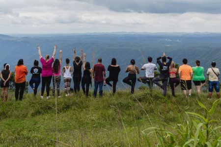 Activités de ressourcement en pleine nature : guide complet 2026