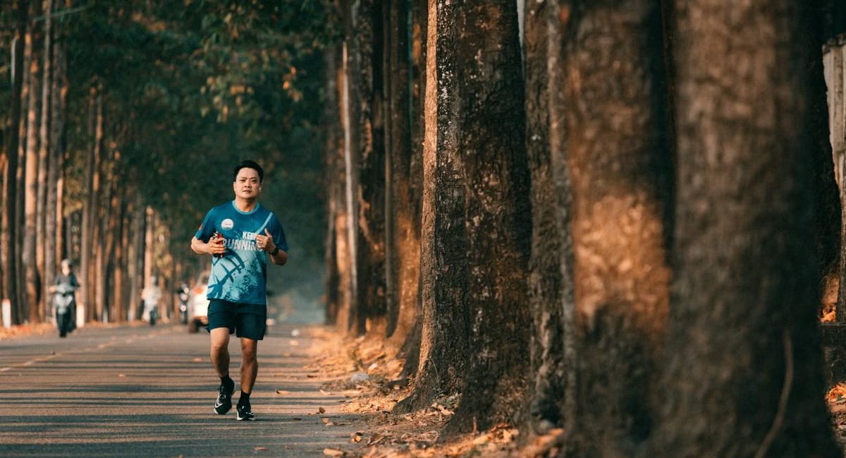 Le sport réduit l'anxiété de 30% : vrai impact sur la santé mentale